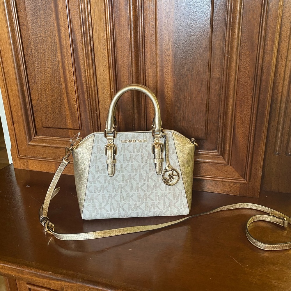 NWT Michael Kors md messenger signature handbag